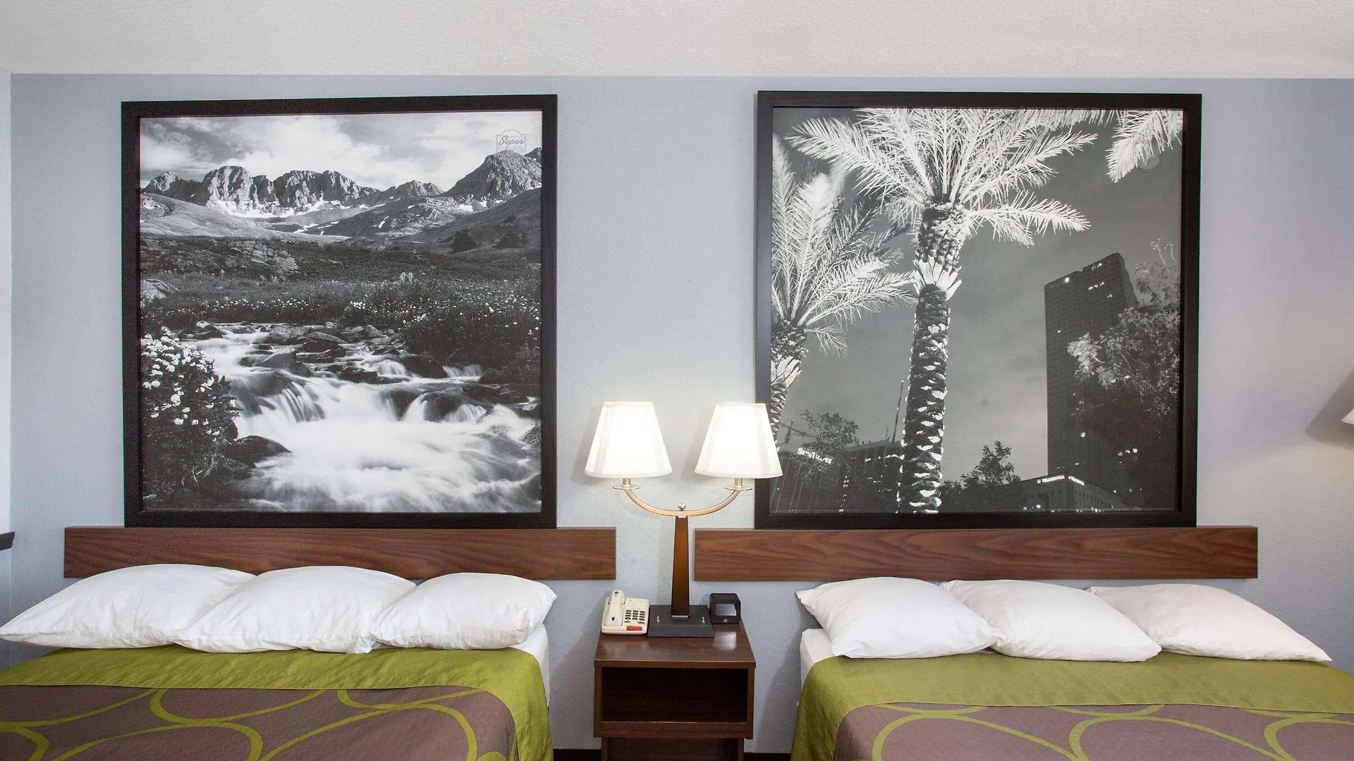 Super 8 By Wyndham Naples *