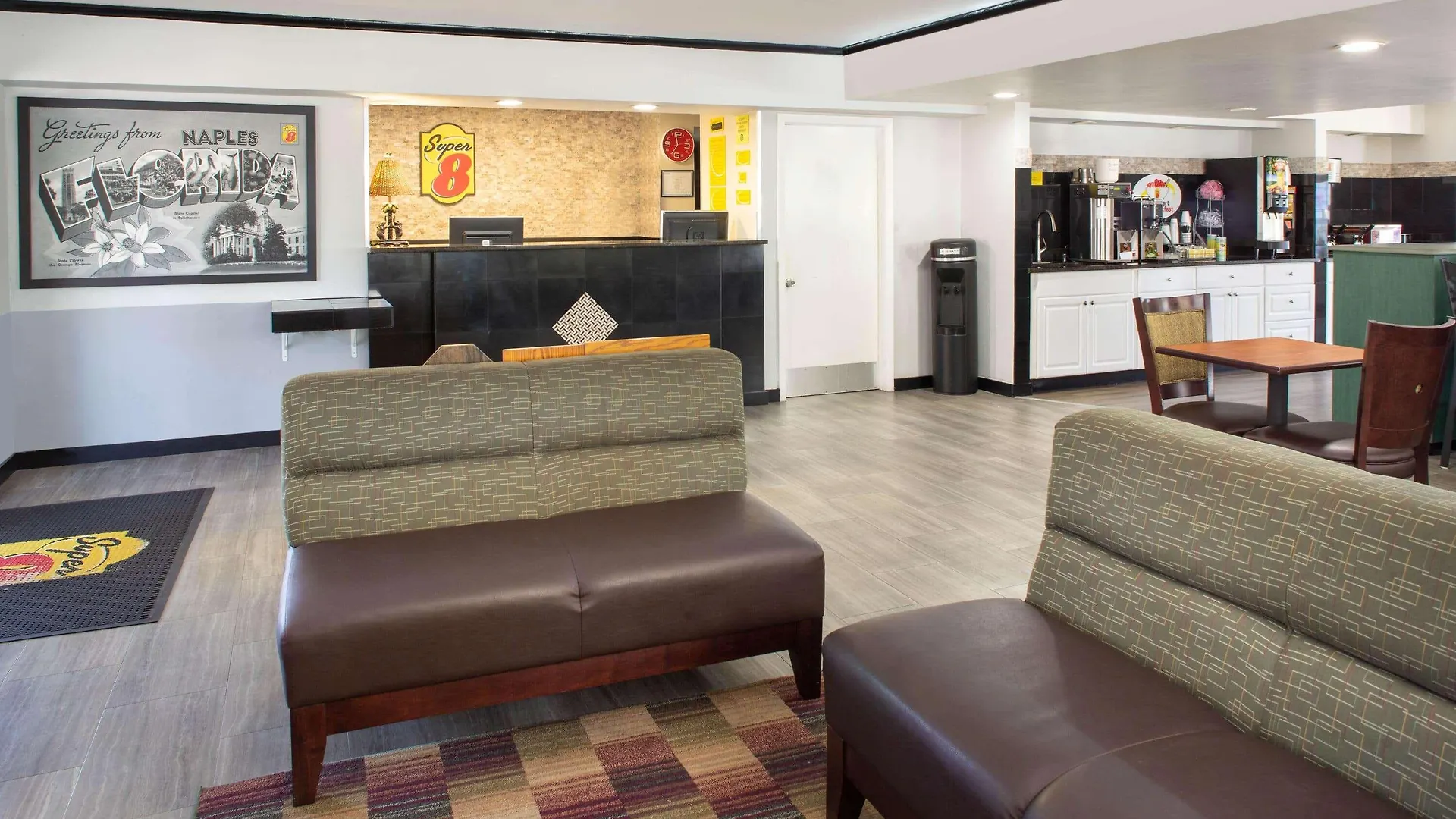 Super 8 By Wyndham Naples