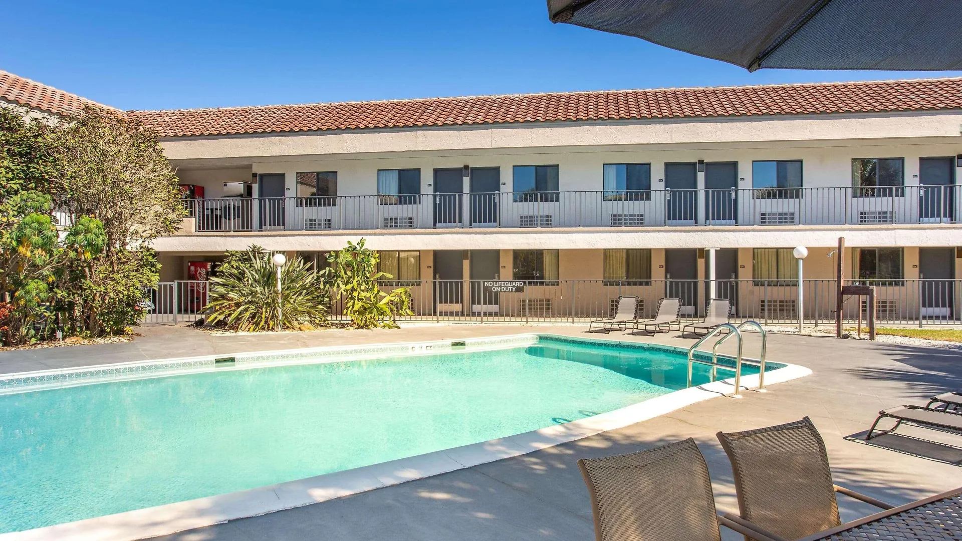 Hotel Super 8 By Wyndham Naples