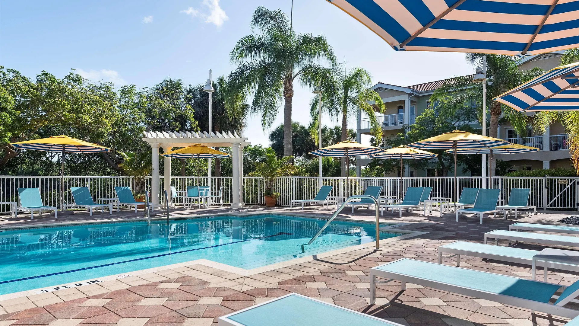 מלון Doubletree By Hilton 4*