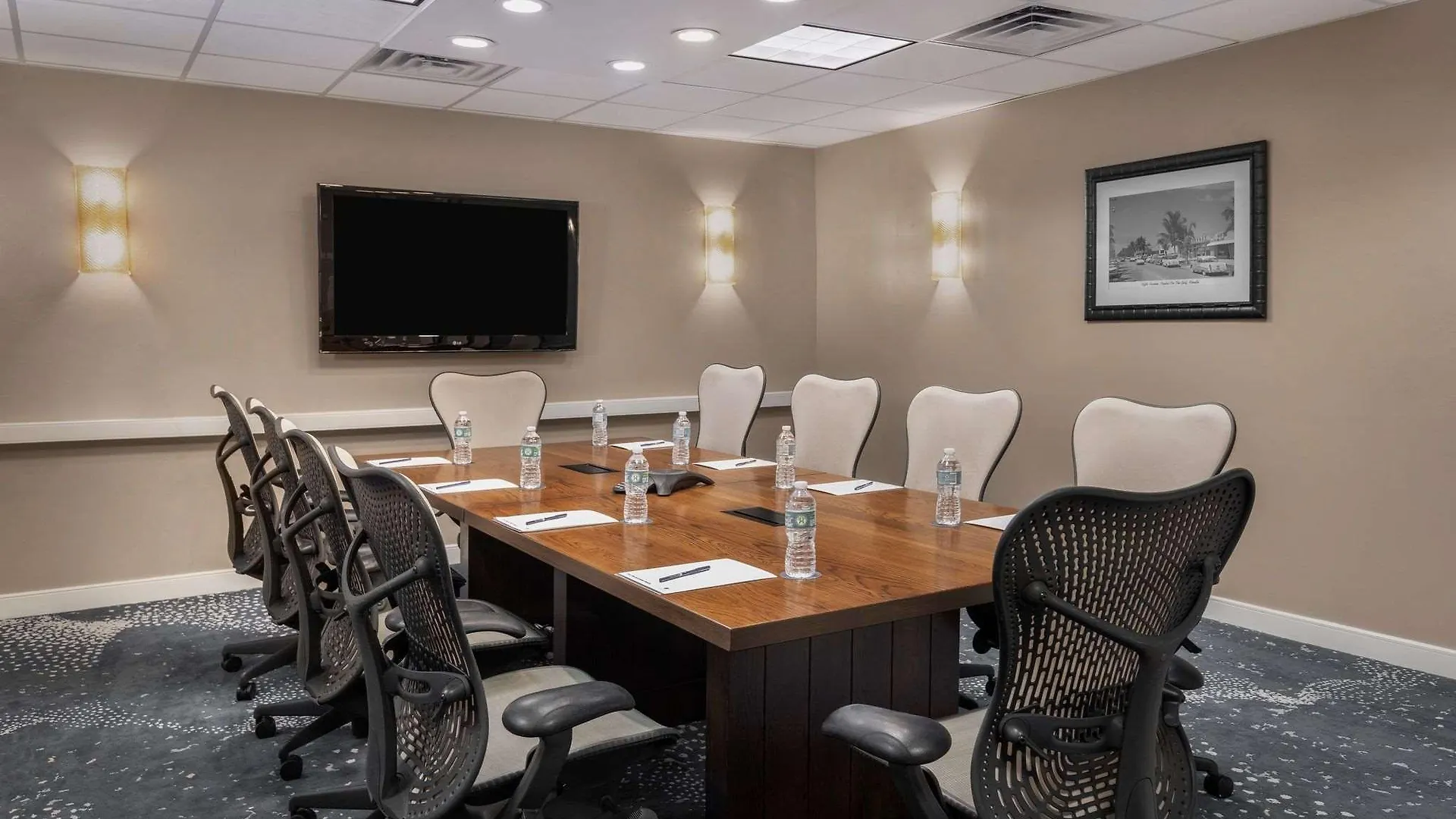 Doubletree By Hilton מלון 4*