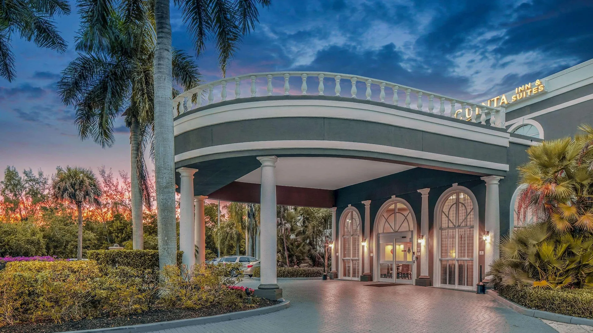 La Quinta By Wyndham Downtown 3* North Naples