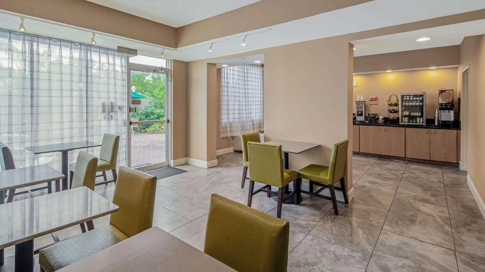 La Quinta By Wyndham Downtown Hotel