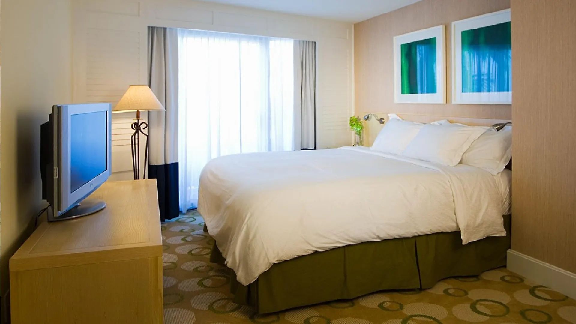 Edgewater Beach Hotel