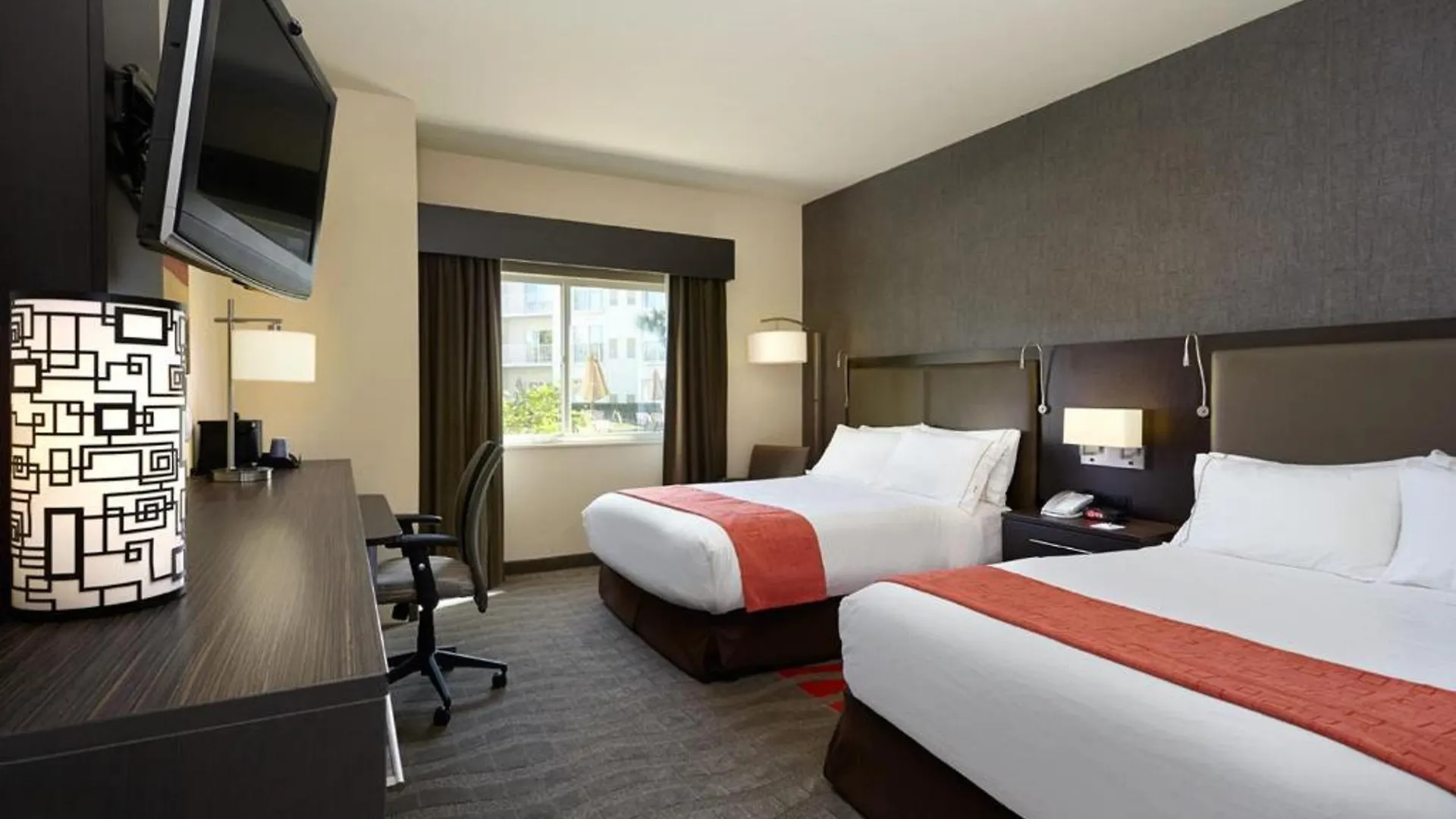 Otel Express & Downtown - 5th Avenue By Ihg 3*