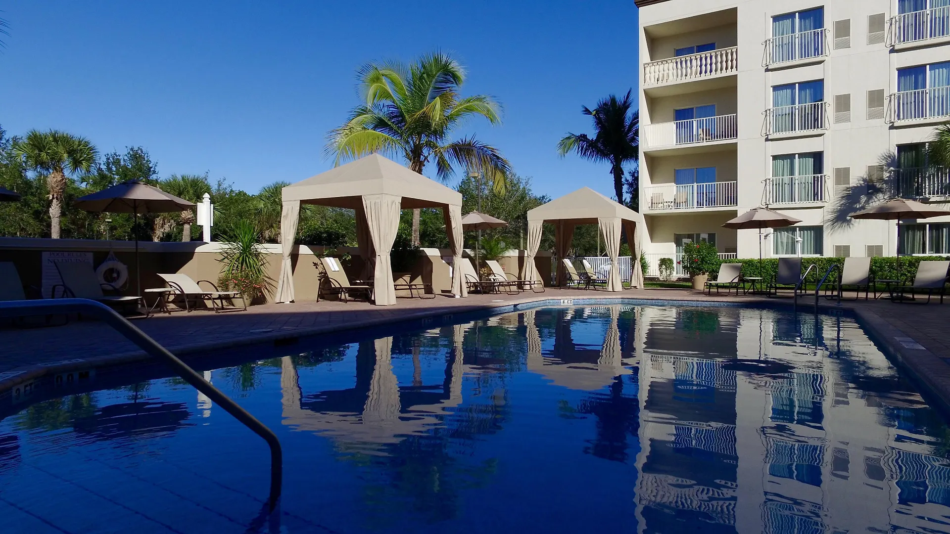 Express & Downtown - 5th Avenue By Ihg 3* North Naples