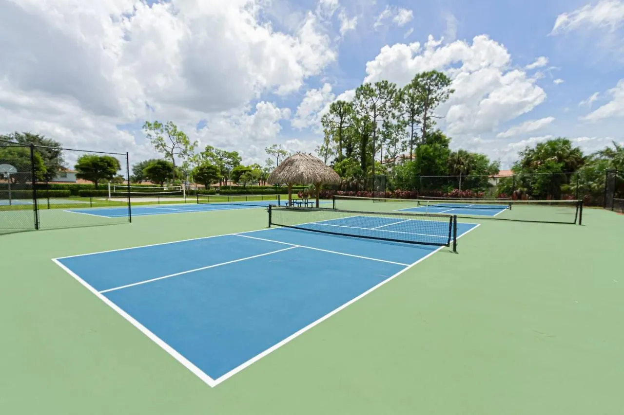 Briarwood- Vintage Ct North Naples