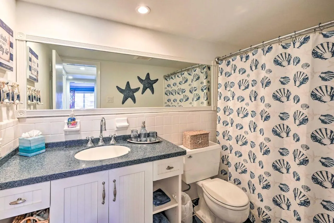 Apartmán With Pool Access Walk To Shopping And Beach!