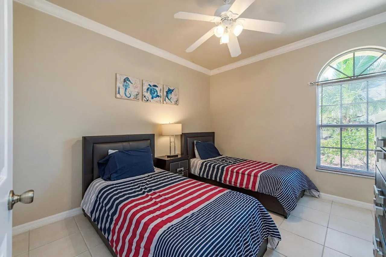 Palms And Pool In Beaches And National Parks Villa North Naples