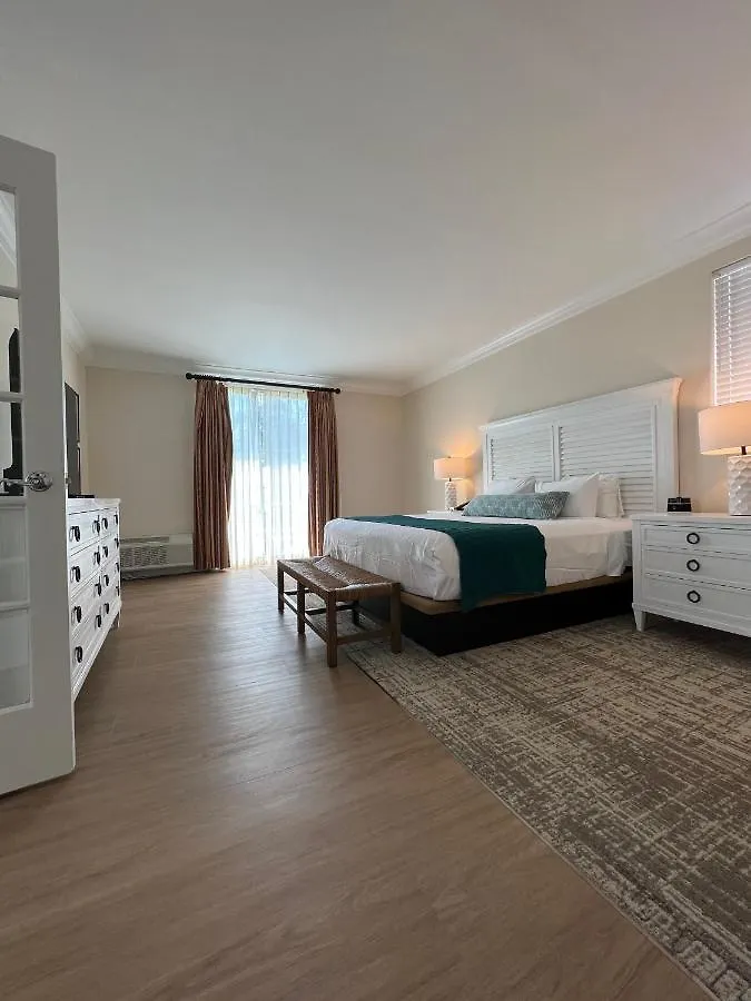 The Capri 4* North Naples