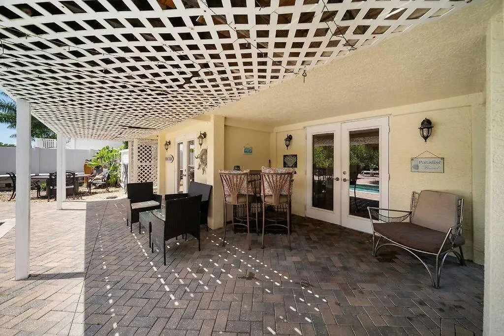 3 Bed 3 Bath Tropical Paradise Waterfront Pool House - On Canal - Direct Acces To Gulf Semesterbostad *