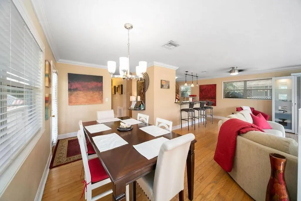 Semesterbostad 3 Bed 3 Bath Tropical Paradise Waterfront Pool House - On Canal - Direct Acces To Gulf