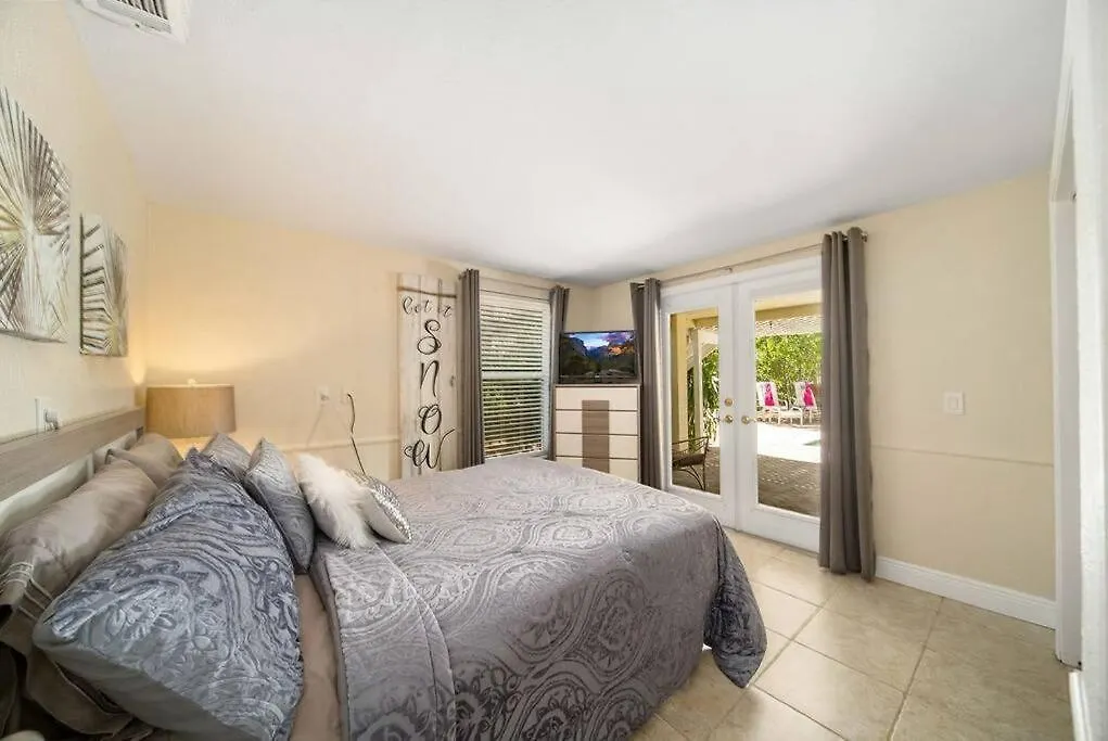 3 Bed 3 Bath Tropical Paradise Waterfront Pool House - On Canal - Direct Acces To Gulf