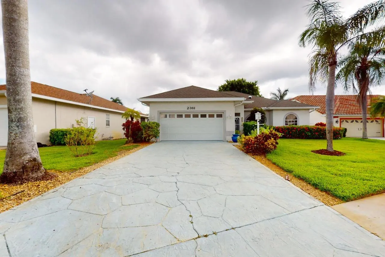 Piccadilly Place * North Naples