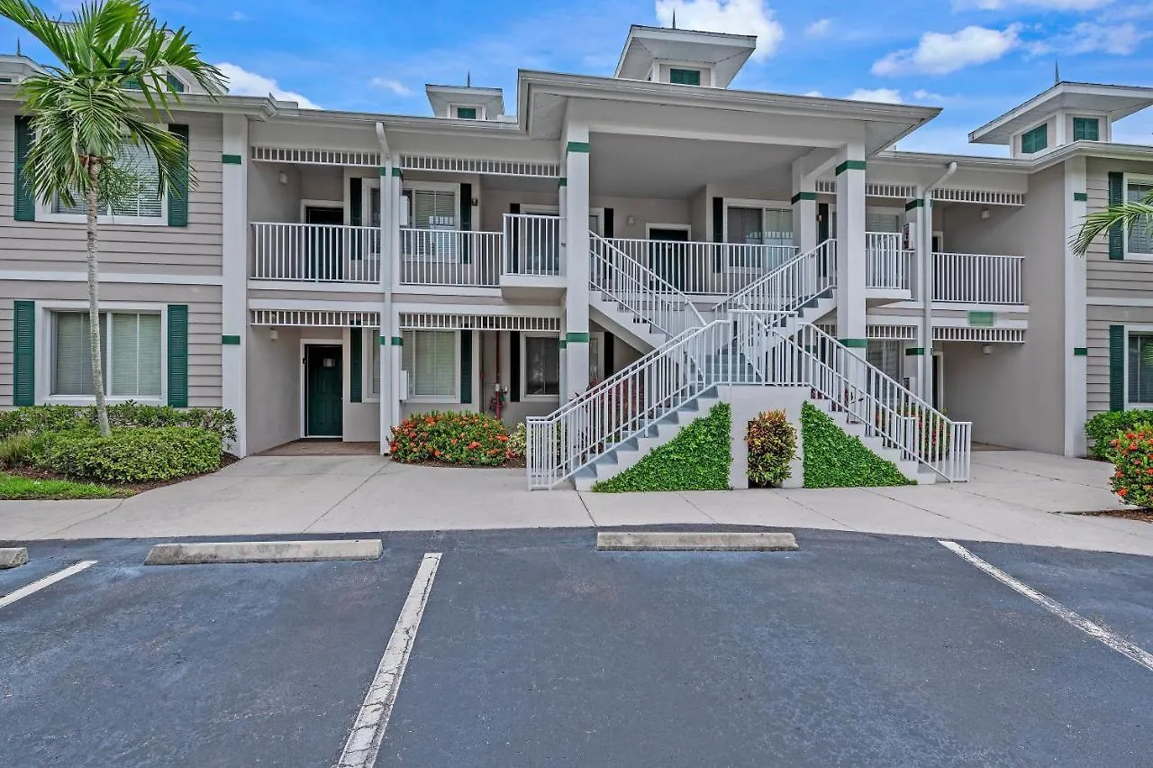 Golf Condo- Pool- Lakeview- 10mi To Beaches * North Naples