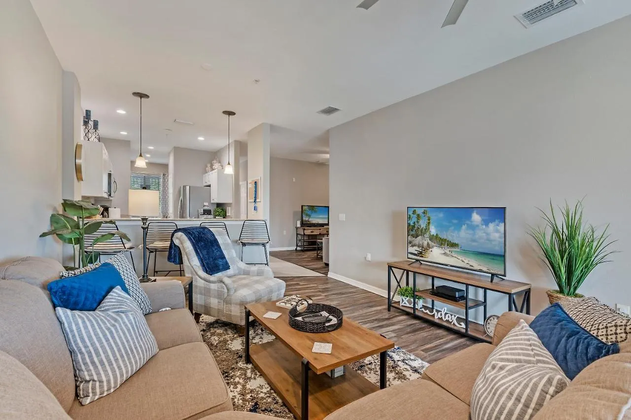 Golf Condo- Pool- Lakeview- 10mi To Beaches