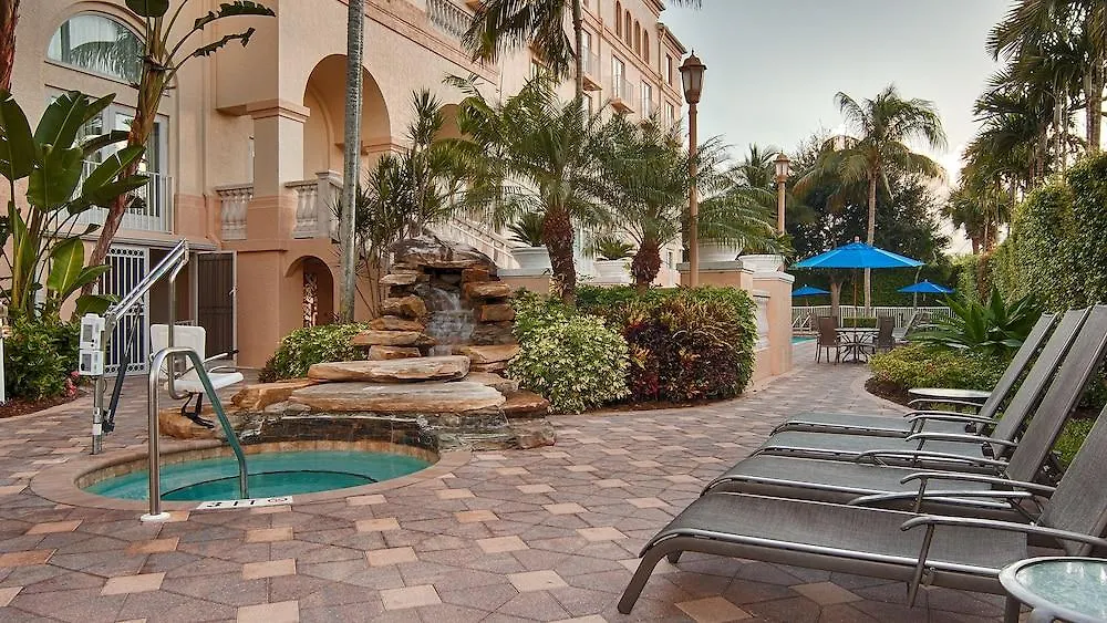 מלון Hilton North Naples