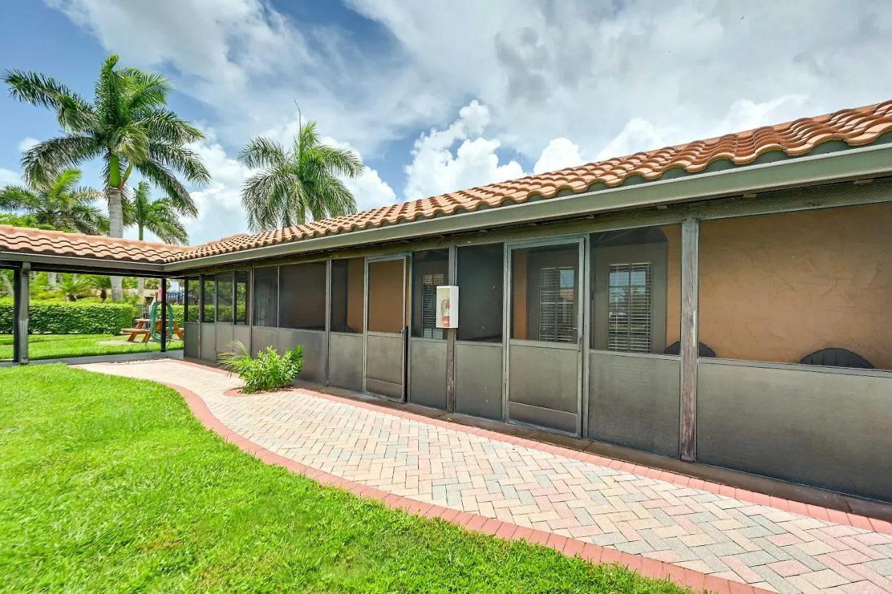 Cozy Retreat With Community Pool And Water View * Naples