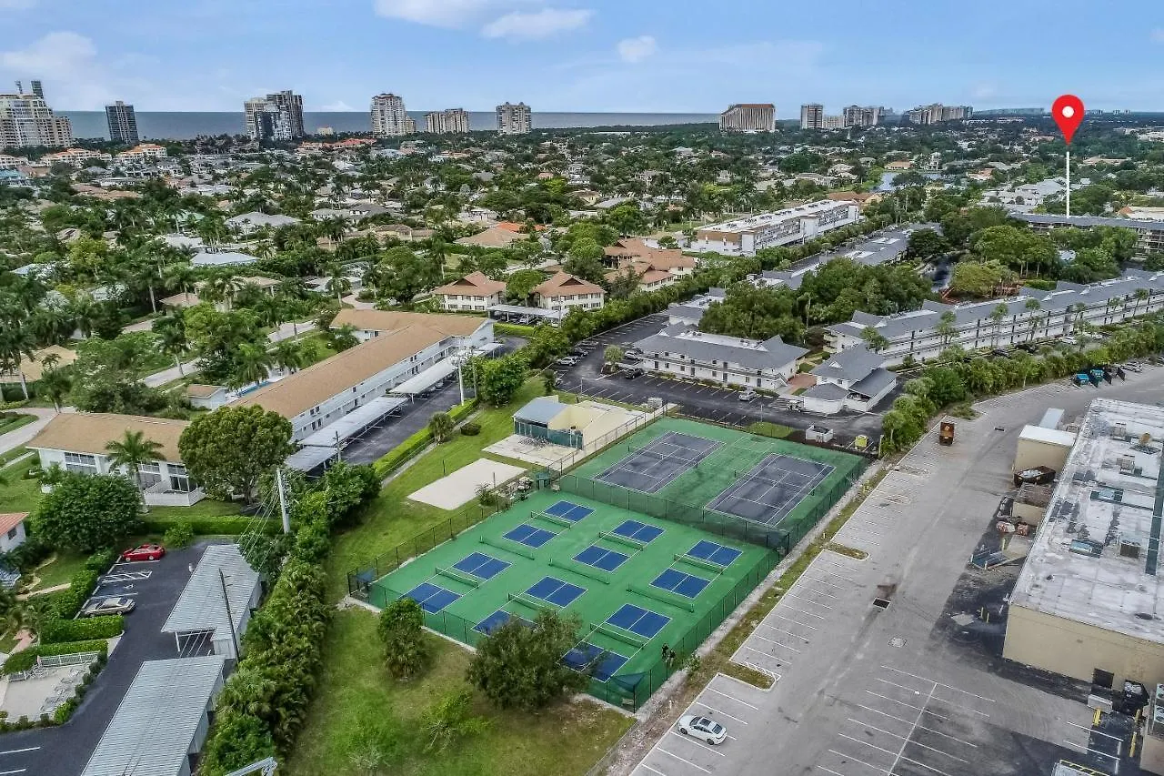 Fabulous Park Shore * North Naples
