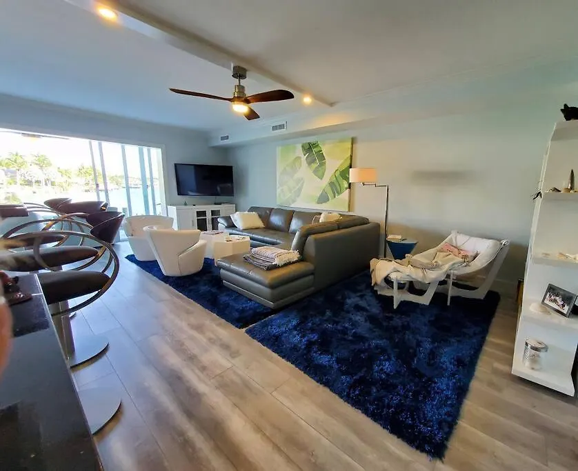 Waterfront- New 2 Br- On Bay & Across From Villa *