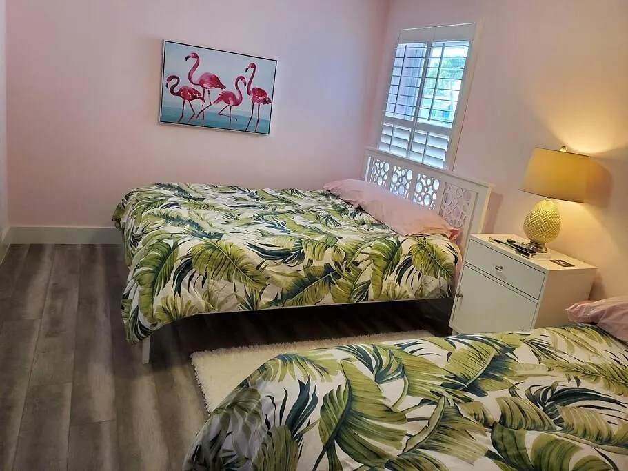 Villa Waterfront- New 2 Br- On Bay & Across From *