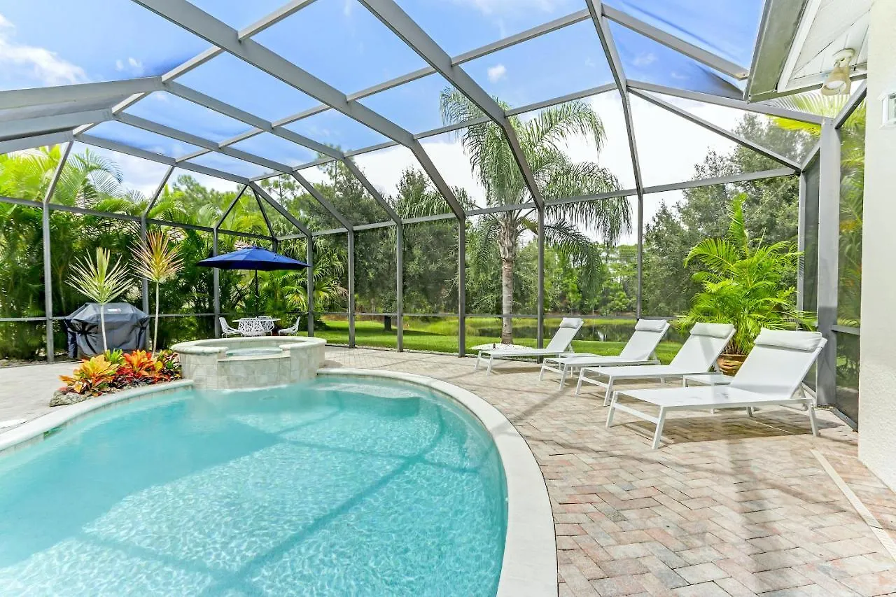 Modern W Screened Pool, Hot Tub, & Comm Amenities! *