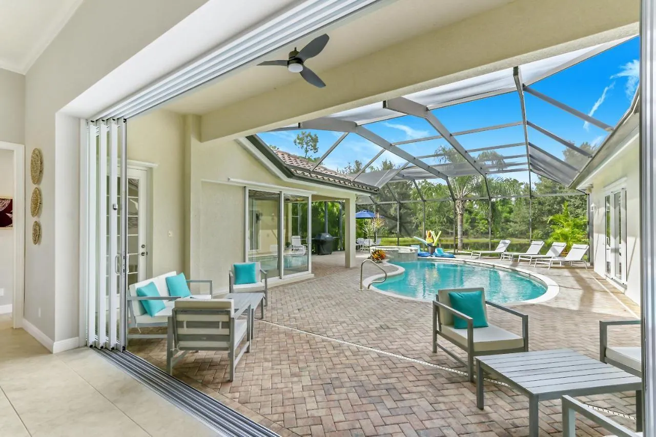 Modern W Screened Pool, Hot Tub, & Comm Amenities! *