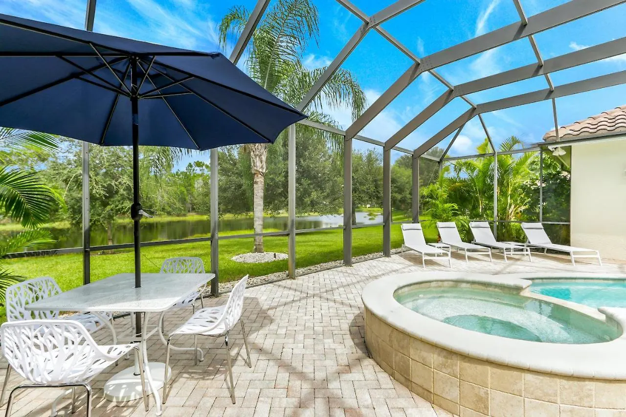 Modern W Screened Pool, Hot Tub, & Comm Amenities! North Naples