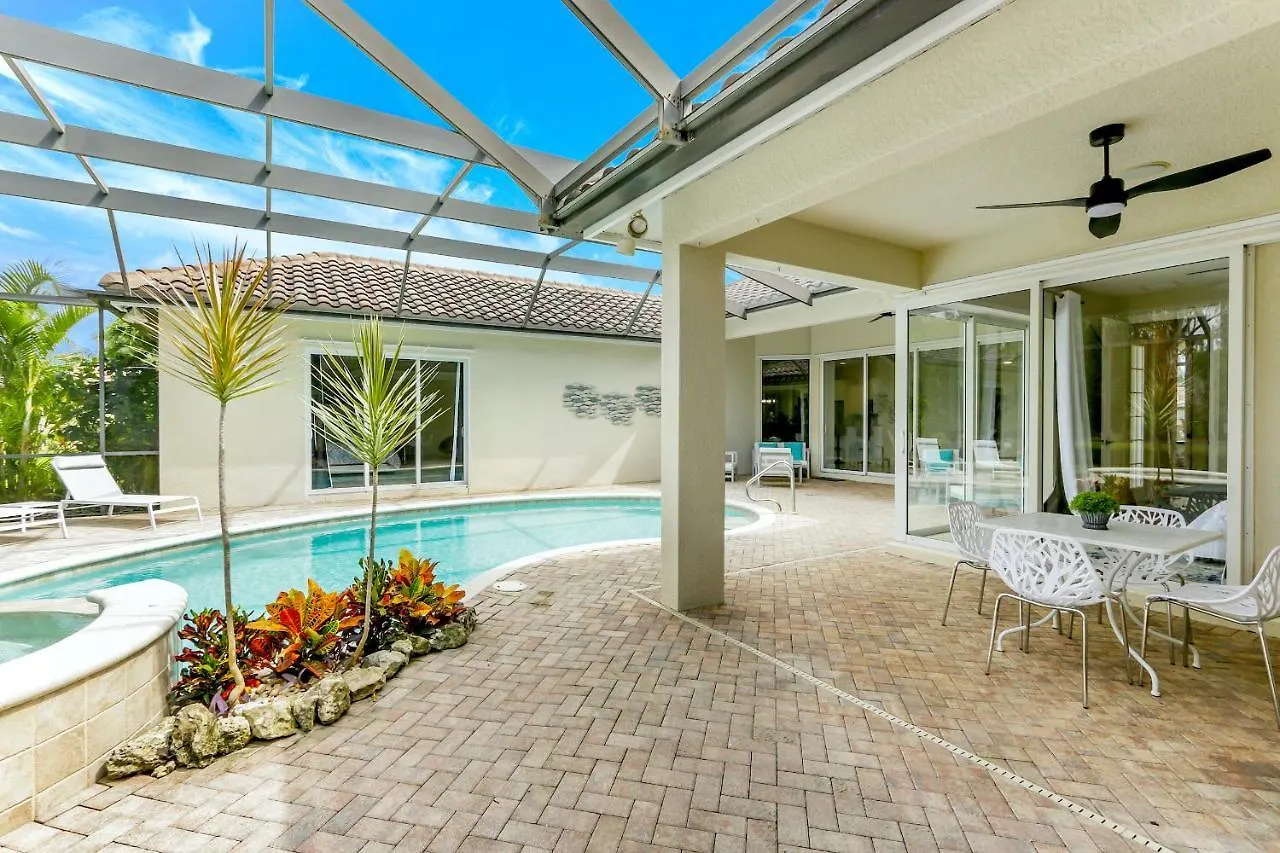 Modern W Screened Pool, Hot Tub, & Comm Amenities! * North Naples
