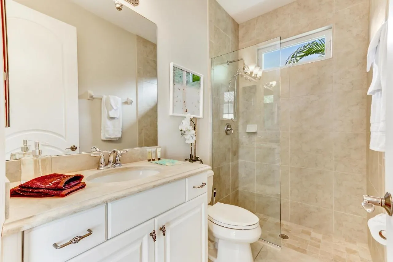 Modern W Screened Pool, Hot Tub, & Comm Amenities! North Naples