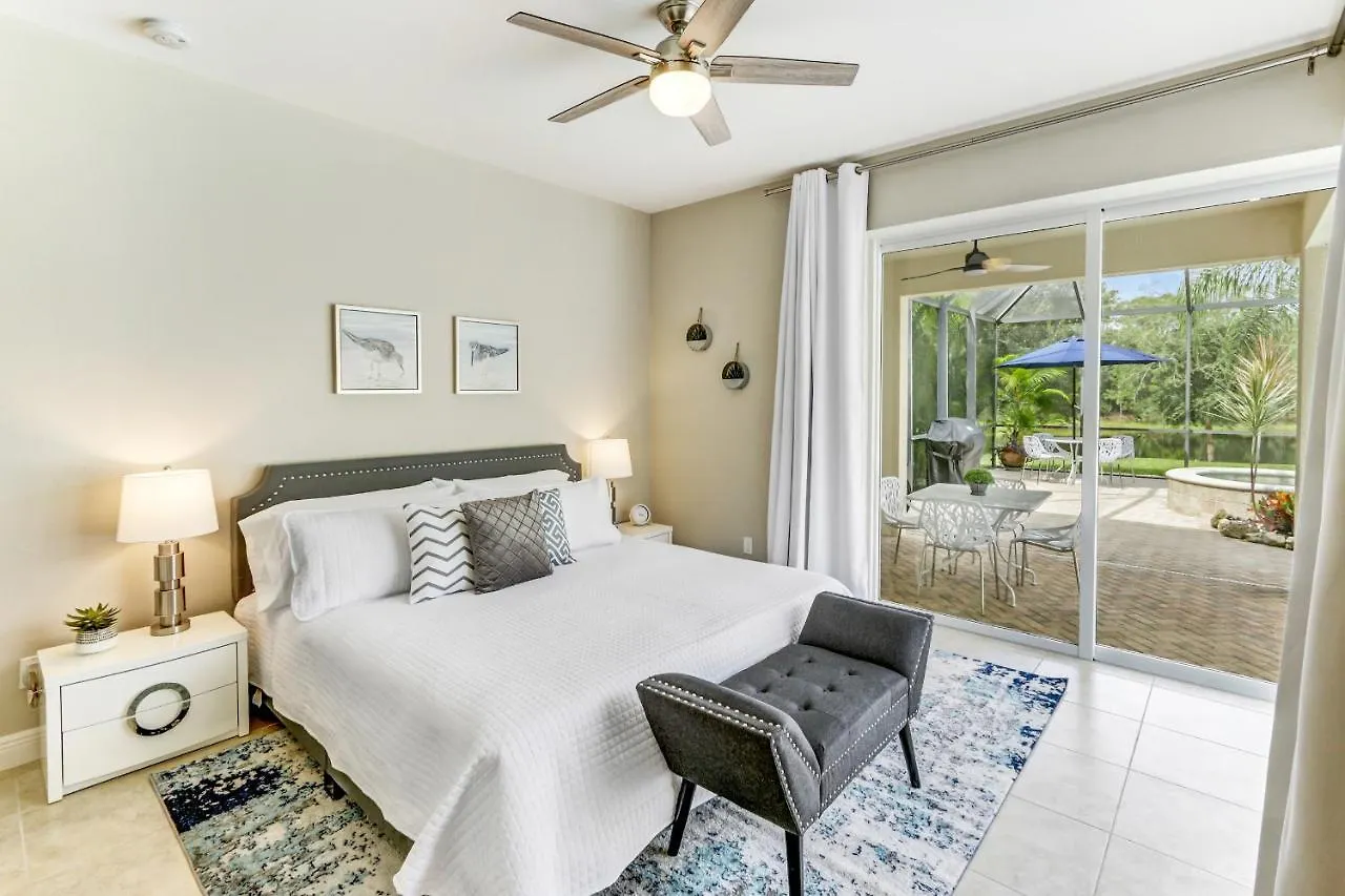 Modern W Screened Pool, Hot Tub, & Comm Amenities! *