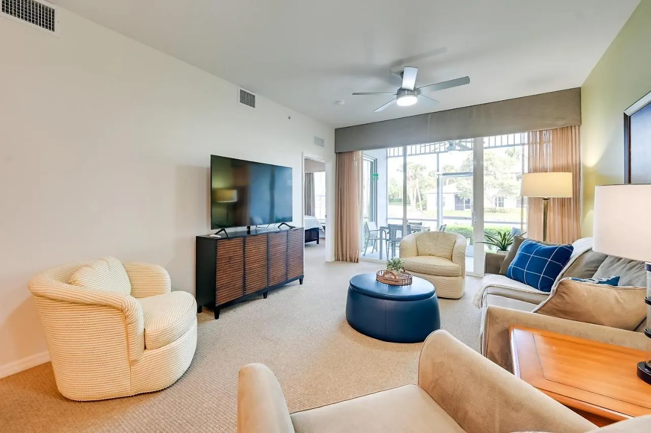 Lägenhet With Amenities In Golf Community
