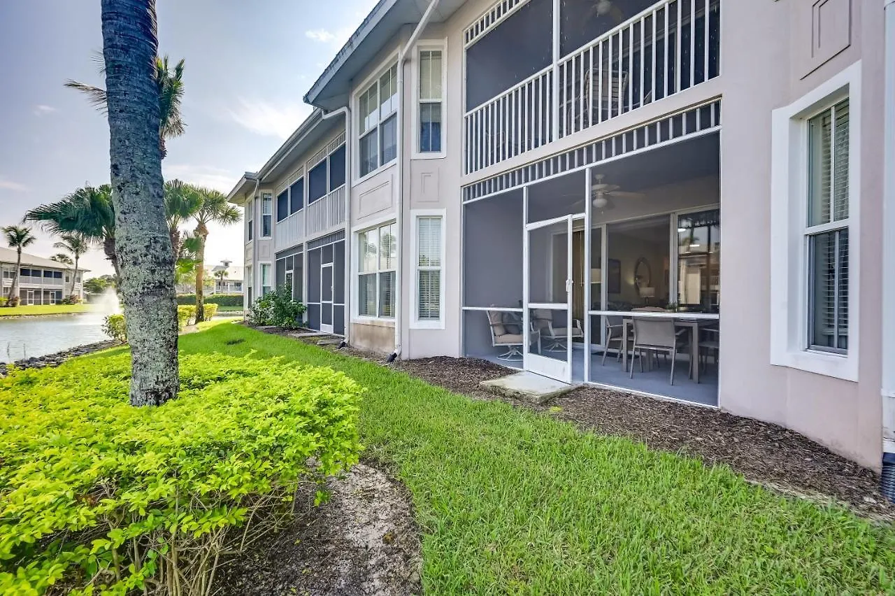 Lägenhet With Amenities In Golf Community