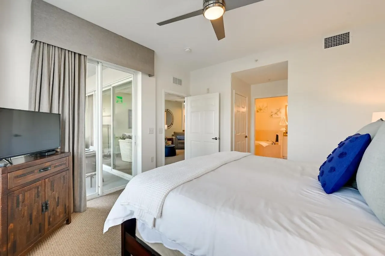With Amenities In Golf Community North Naples