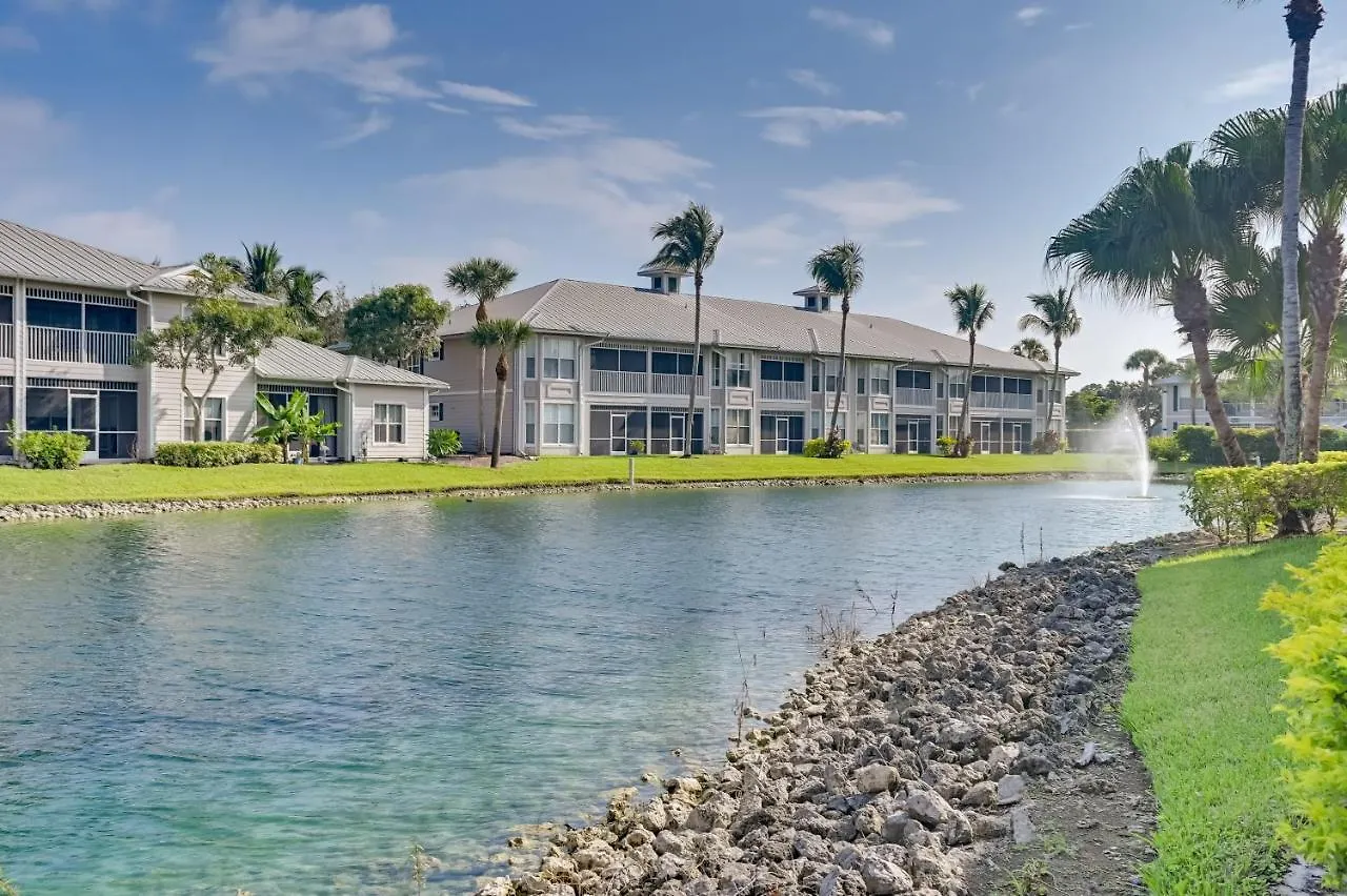 With Amenities In Golf Community Lägenhet North Naples