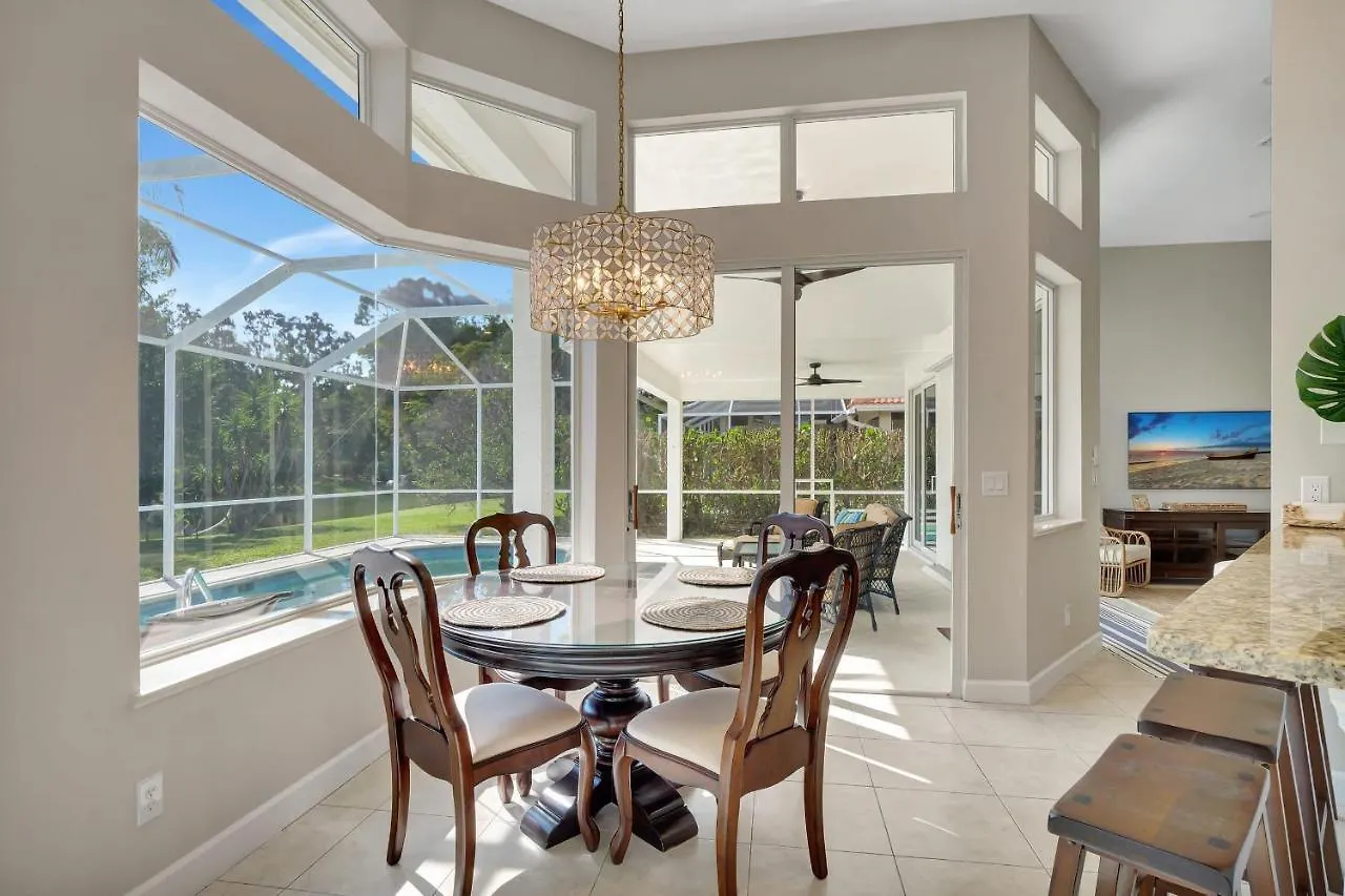 Nyaraló Sunny Retreat With Private Pool In North North Naples