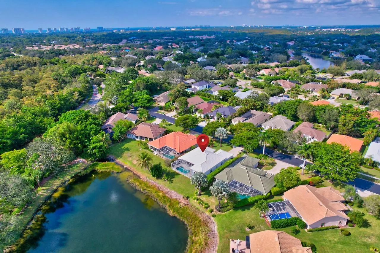 Sunny Retreat With Private Pool In North North Naples