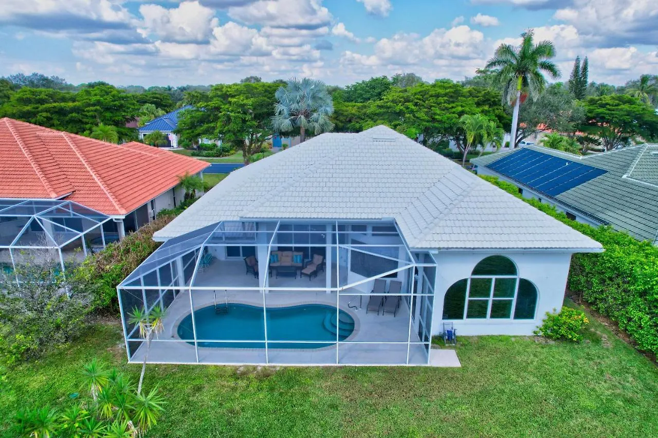 Sunny Retreat With Private Pool In North North Naples
