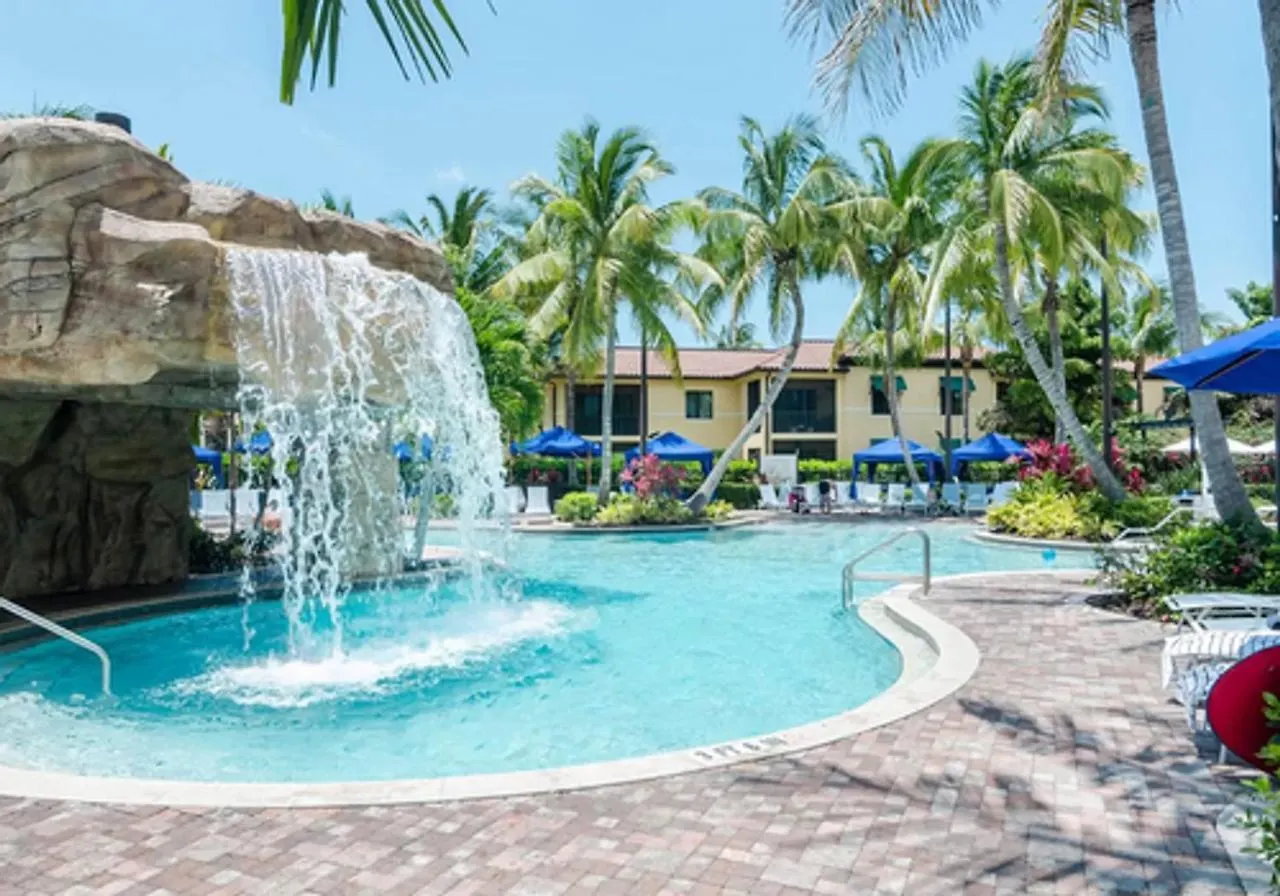 Tropical Poolside Bliss 펜션 *