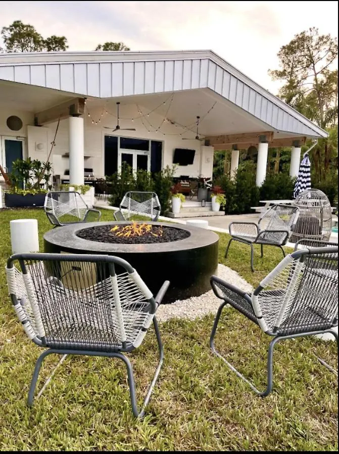 ✰ Time 4 U Estate: Hot Tub, Pool, Tennis Court, Ping Pong Fire Pit & More! Сasa de vacaciones