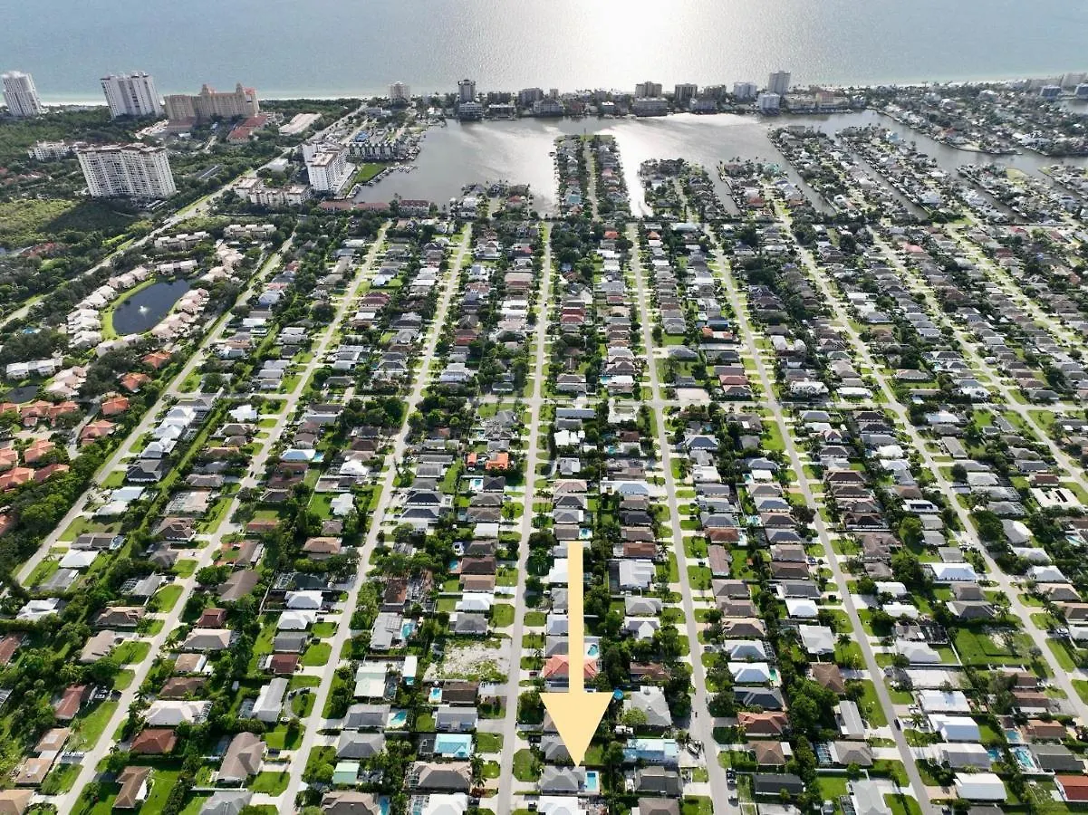 Σπίτι διακοπών Aqua Blue! Only 1 Mile To The Beach! Heated Pool, Fenced In Yard & Pet Friendly!