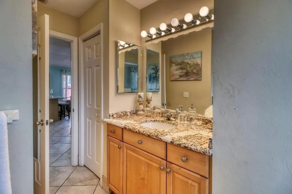 Aqua Blue! Only 1 Mile To The Beach! Heated Pool, Fenced In Yard & Pet Friendly! * North Naples