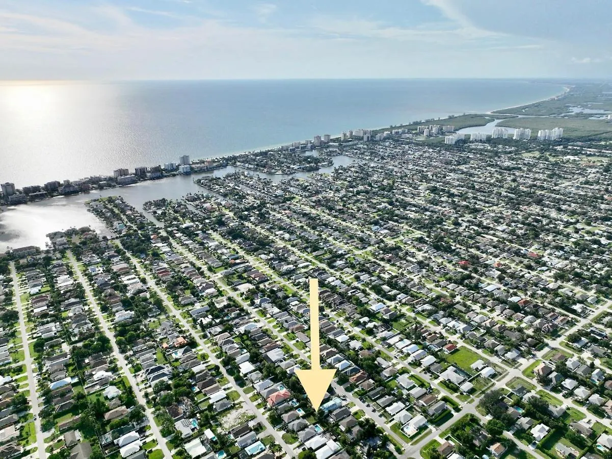 Aqua Blue! Only 1 Mile To The Beach! Heated Pool, Fenced In Yard & Pet Friendly! Σπίτι διακοπών North Naples