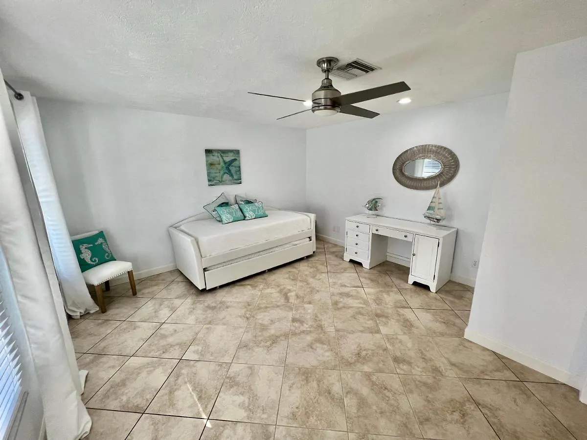Aqua Blue! Only 1 Mile To The Beach! Heated Pool, Fenced In Yard & Pet Friendly! * North Naples
