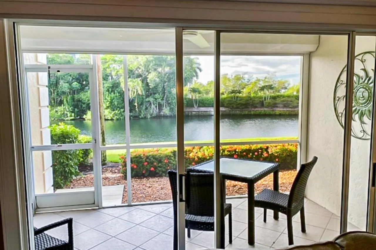 Wiggins Bay Sunny Retreat * North Naples