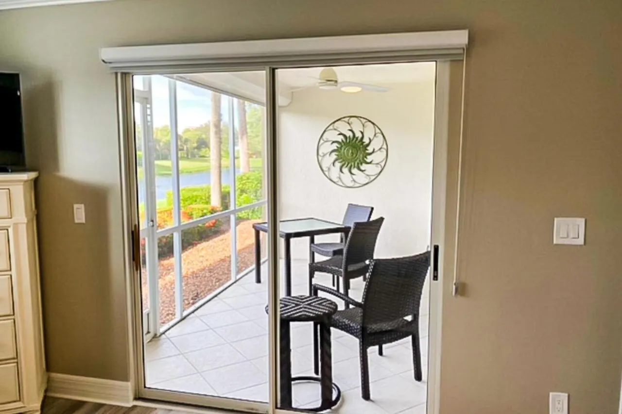 Wiggins Bay Sunny Retreat North Naples