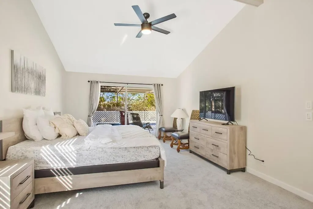 Oasis Naples