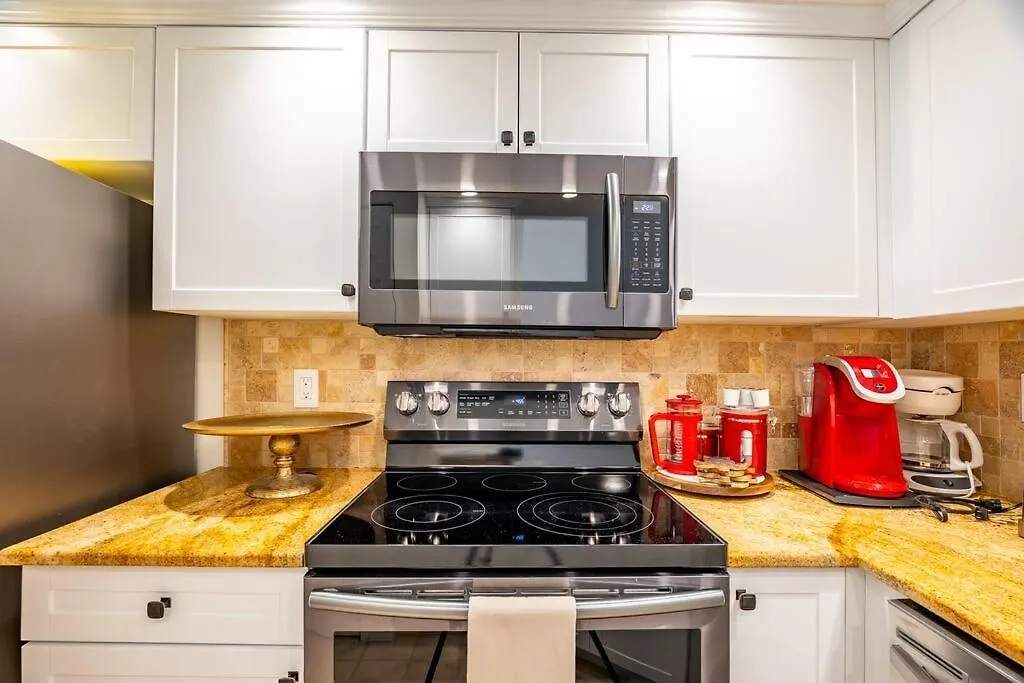 Appartement In Near Mercato And Close To Vanderbilt North Naples