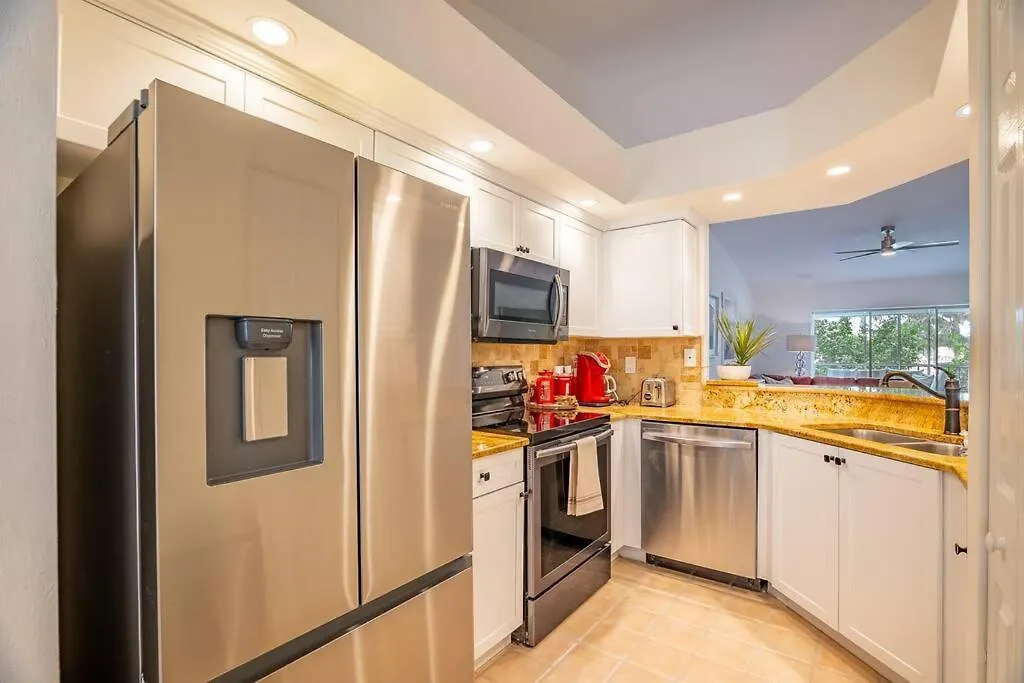 In Near Mercato And Close To Vanderbilt Appartement North Naples