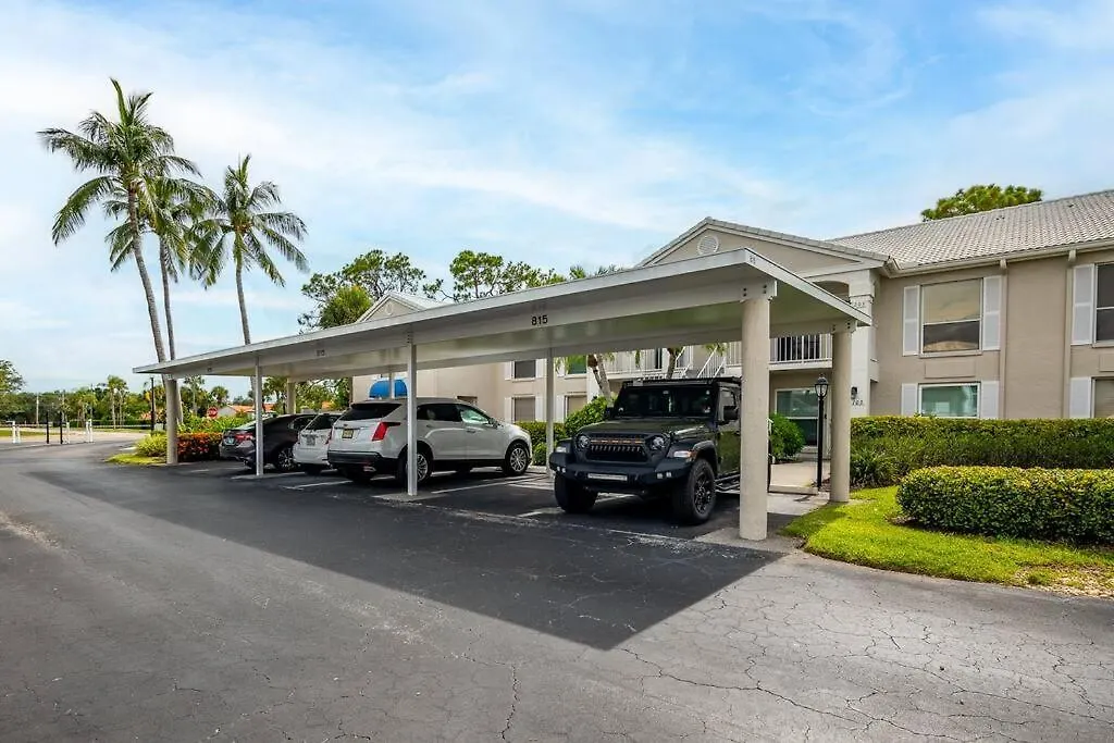 In Near Mercato And Close To Vanderbilt Appartement North Naples